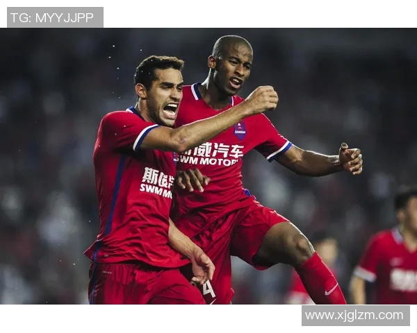 布莱克本与妞卡激战正酣谁将赢得这场精彩对决的胜利 布莱克本与妞卡激战正酣谁将赢得这场精彩对决的胜利