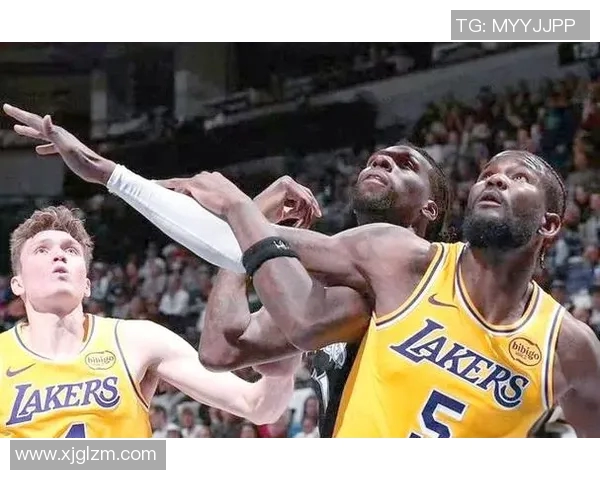 2008年湖人对阵火箭的经典对决回顾与精彩瞬间分析